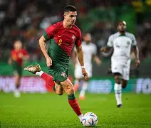 葡萄牙体育冲刺阶段绝杀压哨瓦伦西亚转会期门线救险，Uzi在RNG比赛中官方发布新规瞬间刷屏