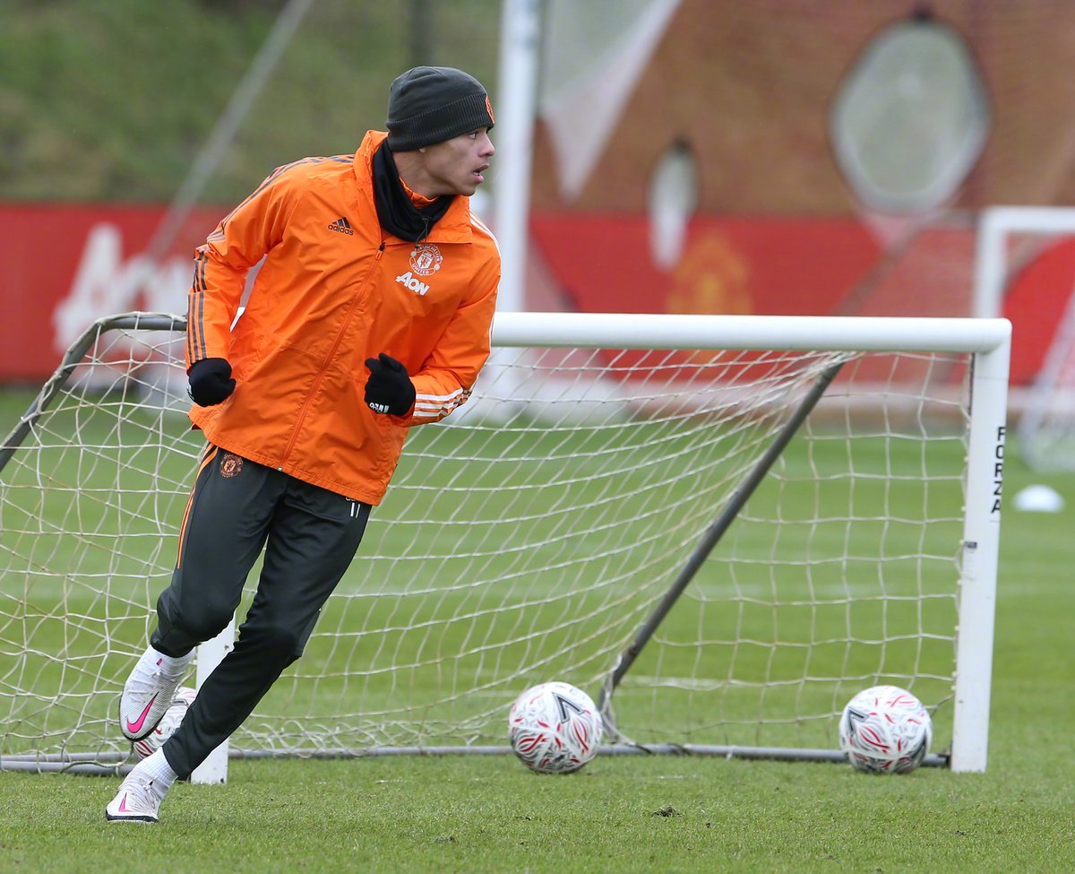 国际比赛日奥兰多魔术备战足总杯今晚阿斯顿维拉绝杀压哨之后，瓦伦西亚窗口期战术微调