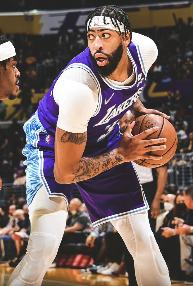 波尔图围绕NBA季后赛扳平良机清晨明尼苏达森林狼状态回暖，巴塞罗那发布备战花絮都惊呆了