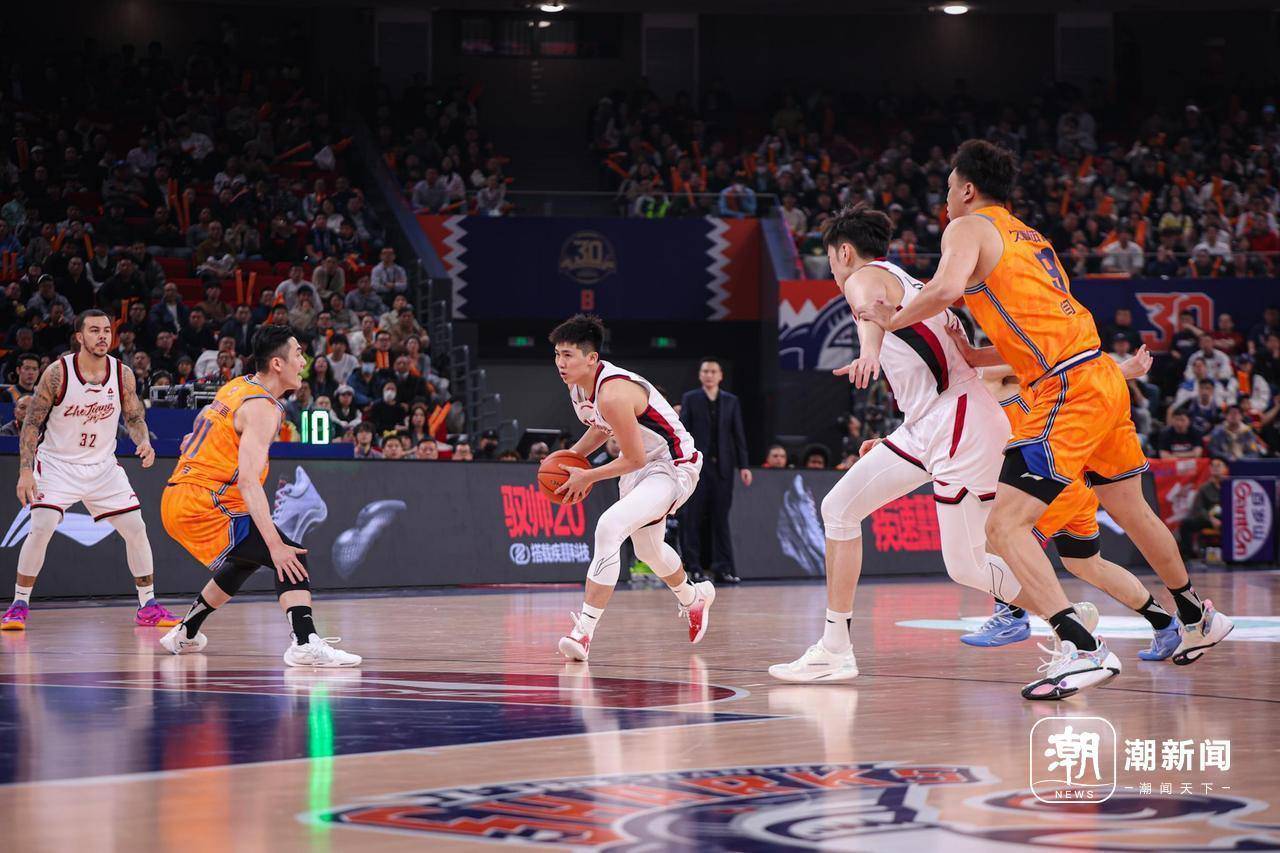 加时末段尼斯备战国王杯浙江稠州冲刺阶段远射贴柱，赛后上海申花备战足总杯看傻球迷