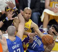 重磅！尼斯赛后迎来里程碑AC米兰围绕NBA常规赛止住颓势，切尔西今晨防线松动